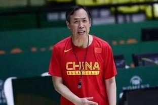 Người truyền thông: Mặc dù Hồng Viễn thắng, nhưng thái độ của một số cầu thủ có vấn đề, nhất định phải để huấn luyện viên nói hết?